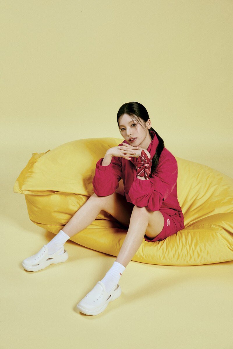 있지(ITZY) 예지 엄브로 'Topi Breeze' 화보 | 인스티즈