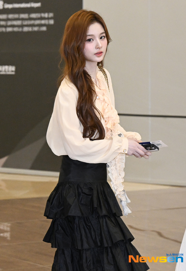 공항에서 진짜 예뻤던 엔믹스 설윤 | 인스티즈