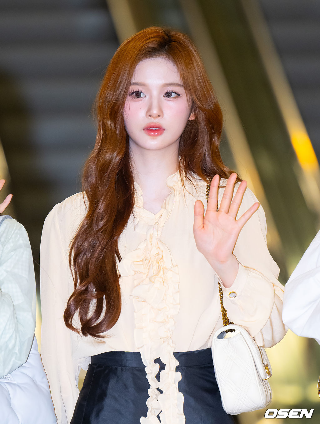 공항에서 진짜 예뻤던 엔믹스 설윤 | 인스티즈