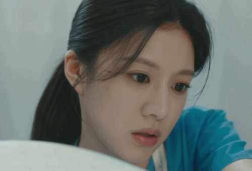 언젠가는 슬기로울 전공의생활 1화 고윤정 움짤.gif | 인스티즈