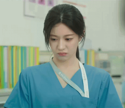 언젠가는 슬기로울 전공의생활 1화 고윤정 움짤.gif | 인스티즈