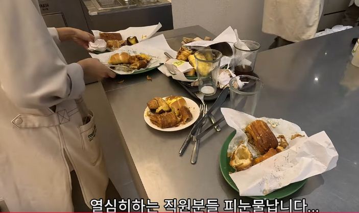 뚜레쥬르 빵뷔페 무개념들..jpg | 인스티즈