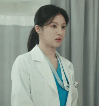 언젠가는 슬기로울 전공의생활 1화 고윤정 움짤.gif | 인스티즈