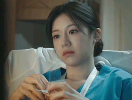 언젠가는 슬기로울 전공의생활 1화 고윤정 움짤.gif | 인스티즈