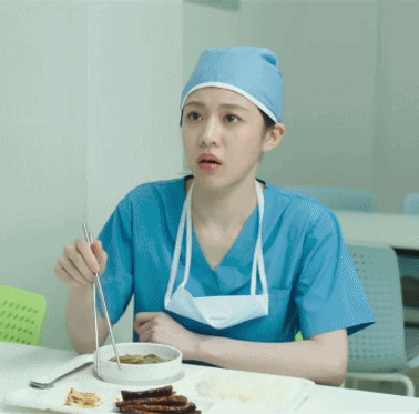 언젠가는 슬기로울 전공의생활 1화 고윤정 움짤.gif | 인스티즈