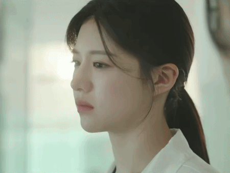 언젠가는 슬기로울 전공의생활 1화 고윤정 움짤.gif | 인스티즈