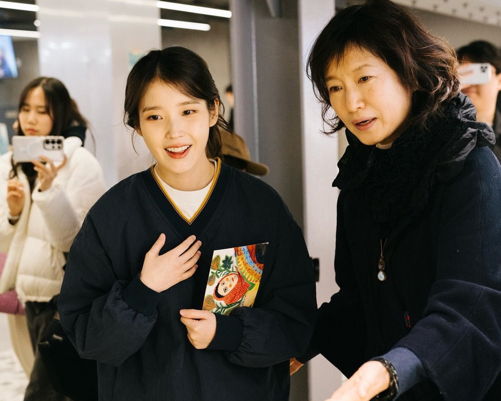 폭싹 속았수다 이벤트 후 제주 그림 할머니들 만난 아이유 | 인스티즈