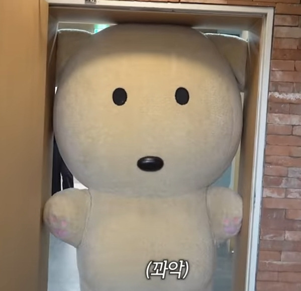  ssg 랜더스 덕아웃에 나타난 깜자 .jpgif