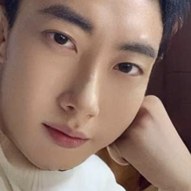  보정 많이 하는 사람들이 거울치료 당한다는 박명수 보정짤